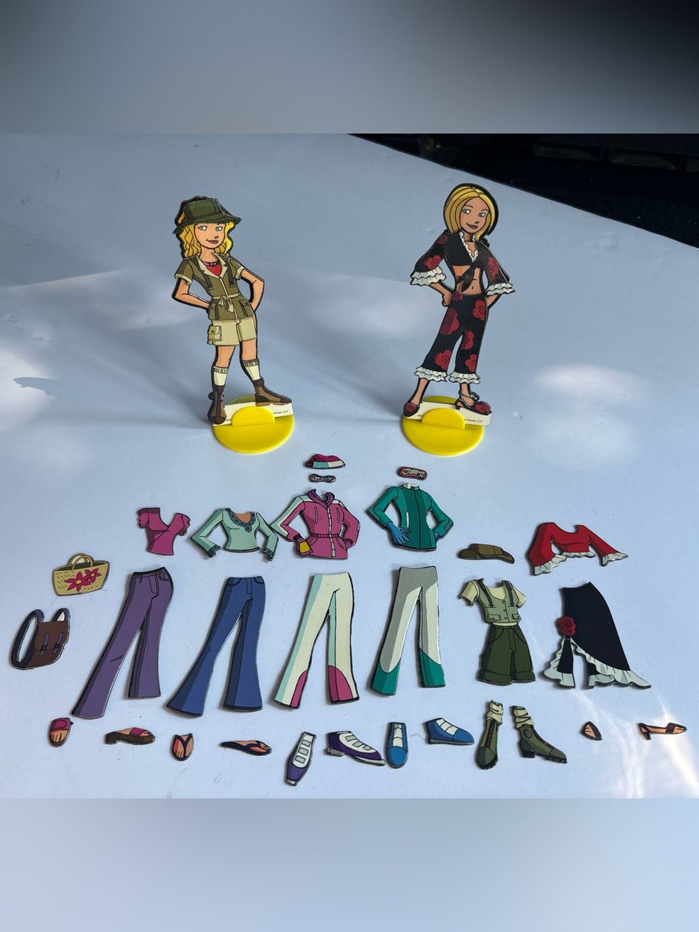 Mary Kate & Ashley Magnetic Dress-Up Doll Set with Mix-and-Match Outfits